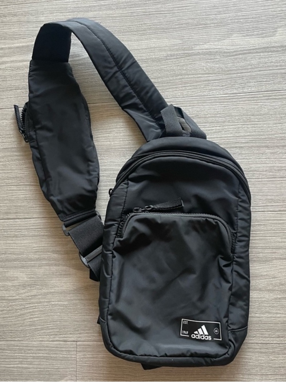 adidas Essentials Crossbody – Athletic Sling Bag with Phone Pocket